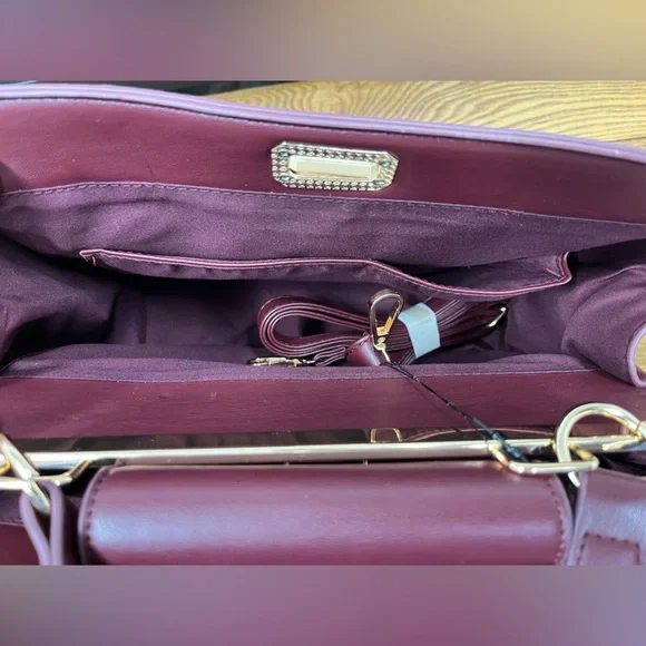 Badgley Mischka Burgundy Large Quilted Shoulder Bag With Detachable Strap - Picture 5 of 8